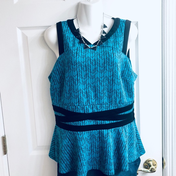 NEW Turquoise Zipper Back Ruffle Bottom Top - Picture 2 of 16